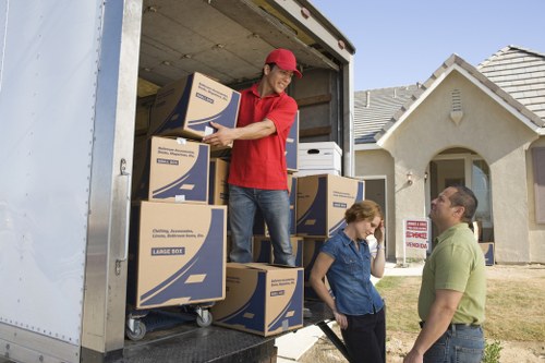 Local packing team helping with residential relocation in Kingston